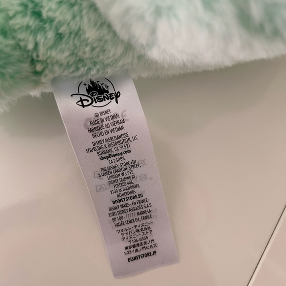 Disney Store 2021 Winnie-the-Pooh Easter Bunny Plush… - Picture 5 of 5